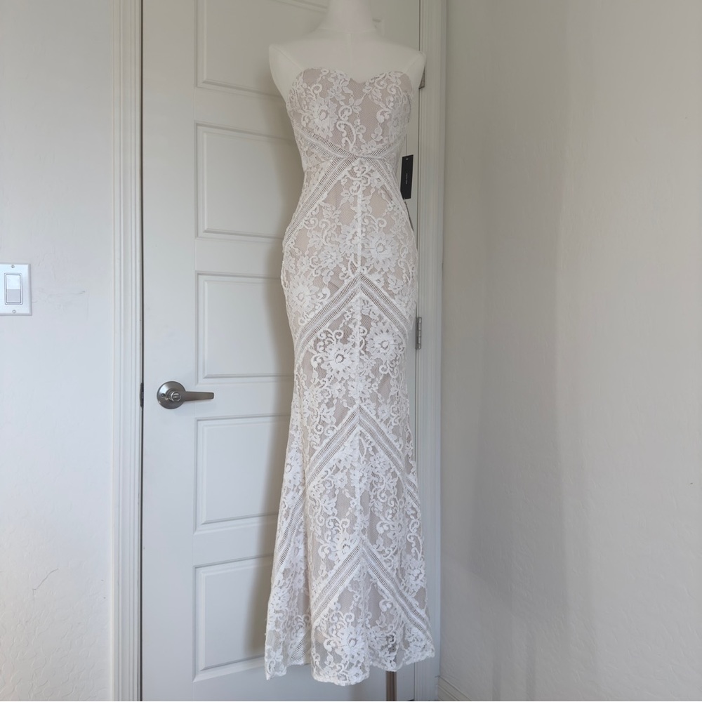 Strapless White Lace Bridal Dress